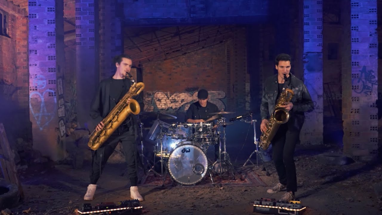32 MESURES - Bari's Swing (Official Music Video)