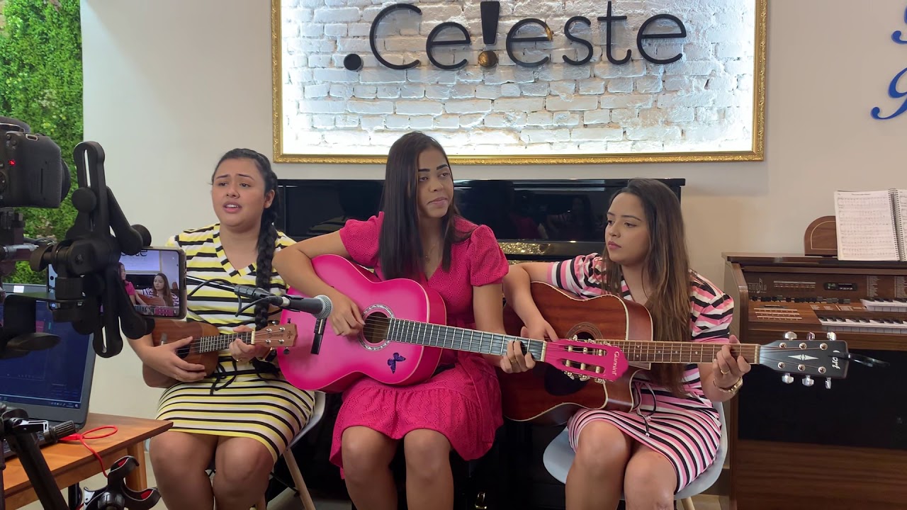 “Cobre-me” (Luana Dias, Nanda Sakemi e Rebeca Carvalho)