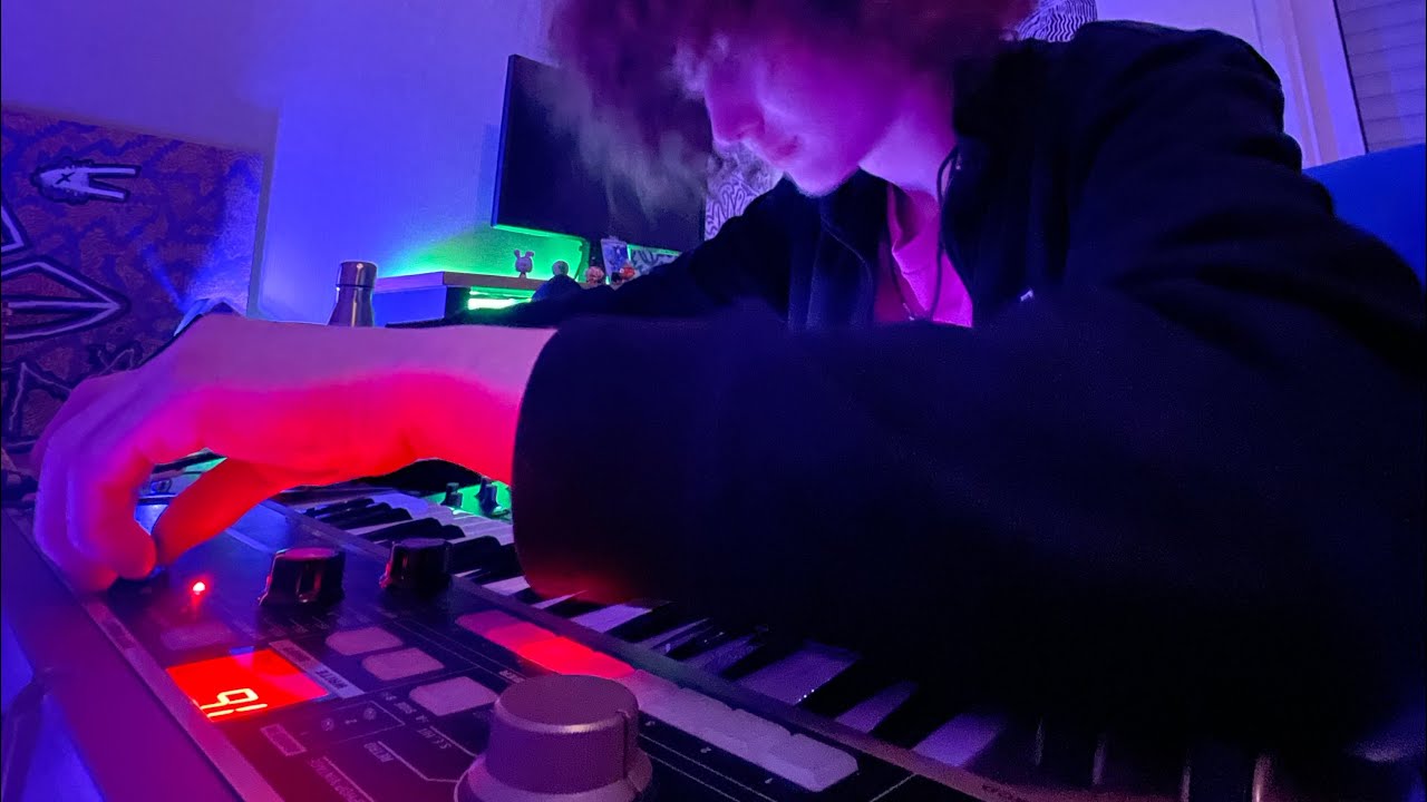 Thaida VKD Perform with Circuit Tracks and MicroKorg (Improvised)