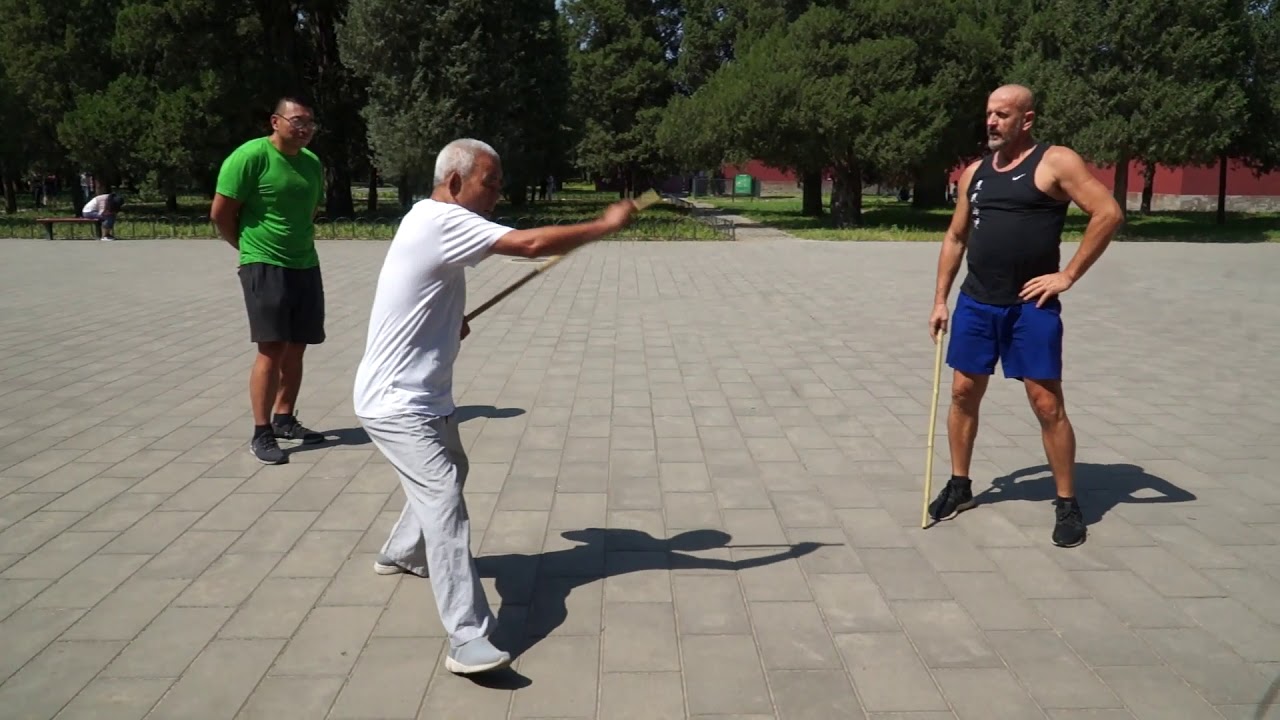 Coach Li Baoru! Beijing style Shuai Jiao.