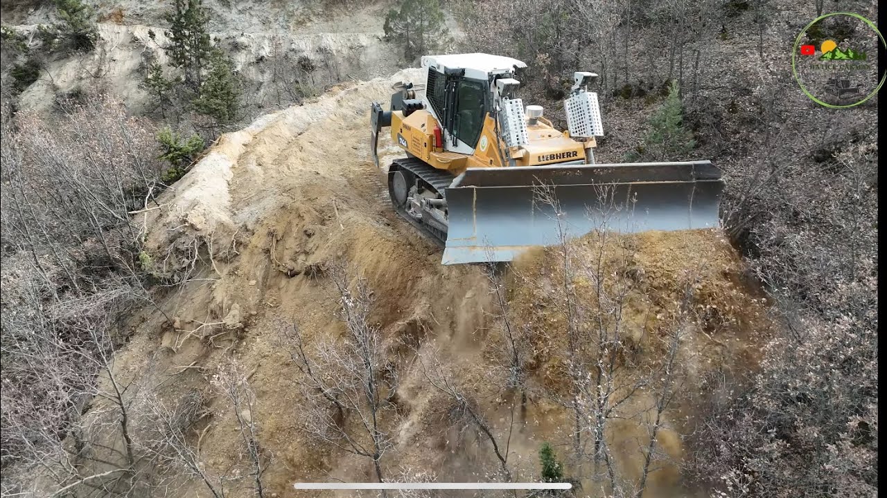 LIEBHERR 746 dozer ile yeni yol yapımı   #bulldozer #dozer #işmakinaları #liebherr#komatsu#keşfet