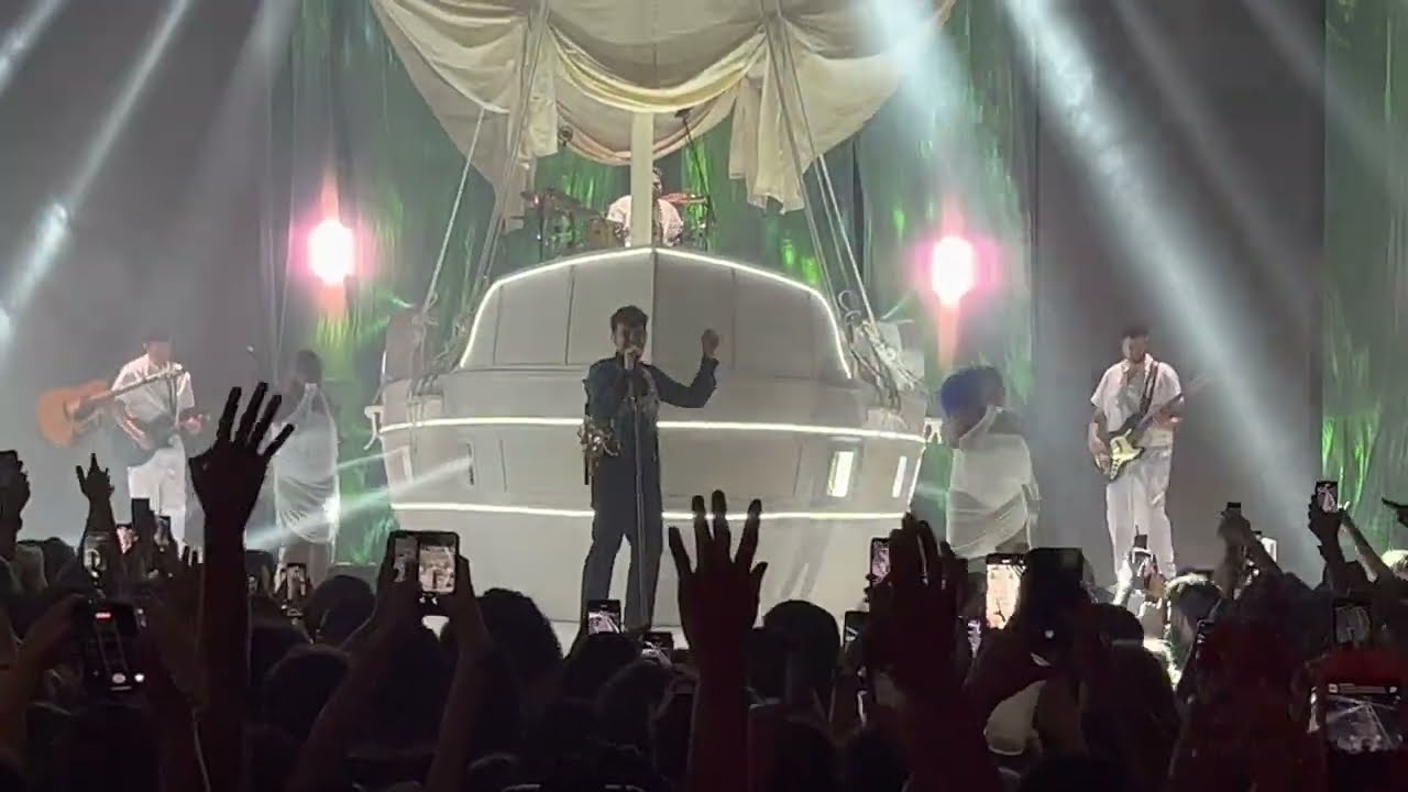 Jão - Santo (Turnê Pirata - Vivo Rio 12/3) by @MarkNasRJ