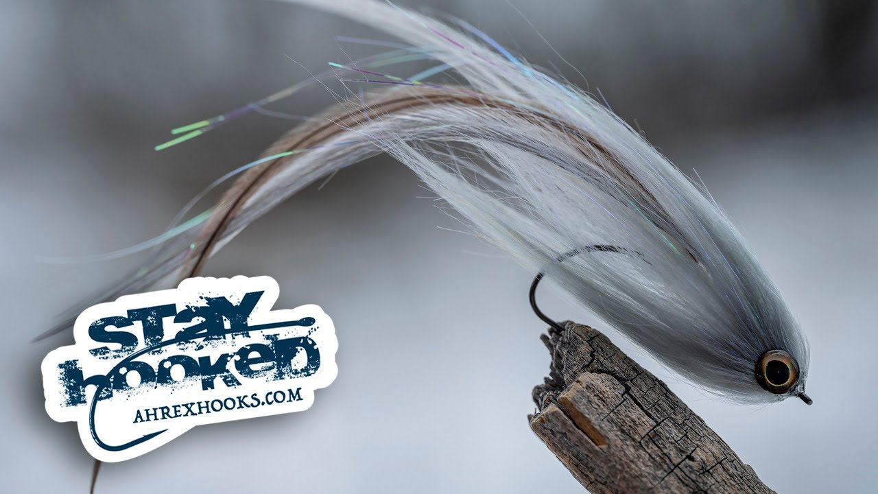 Ahrex - Grey & White Easy Cast Pike Fly - by Jesper Lindquist Andersen