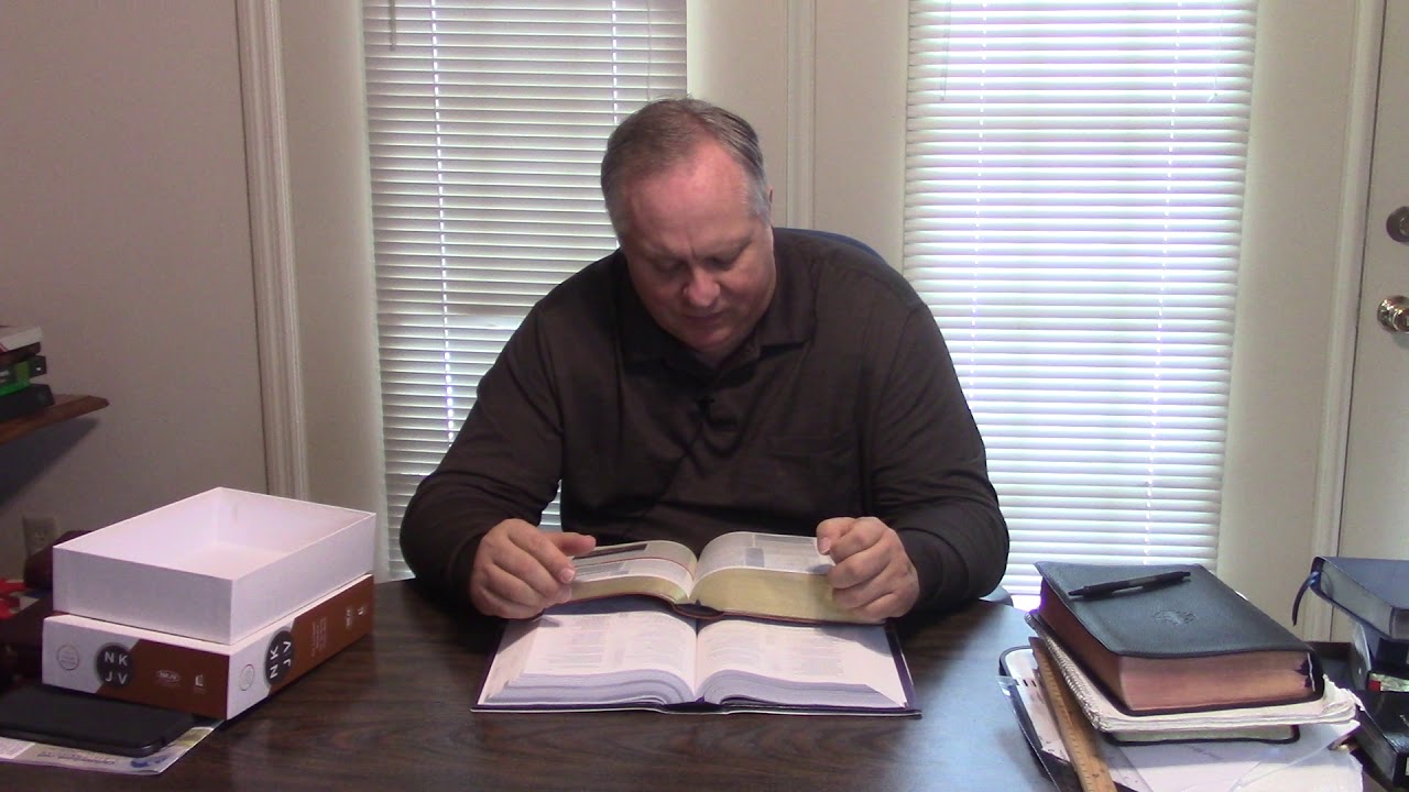 The Holman Full Color Study Bible And Nelson NKJV Full Color Study Bibles Compared!  Part 1