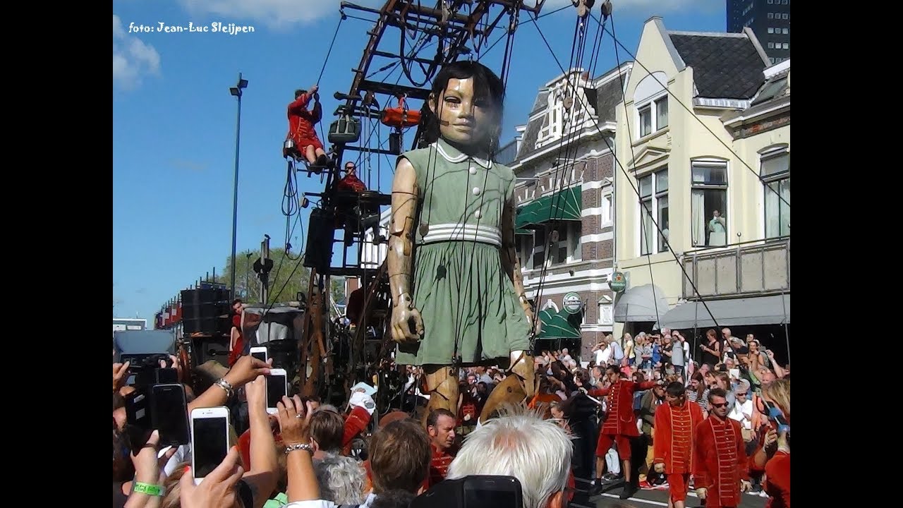 De Reuzen van Royal de Luxe in Leeuwarden (1) 17-08-2018