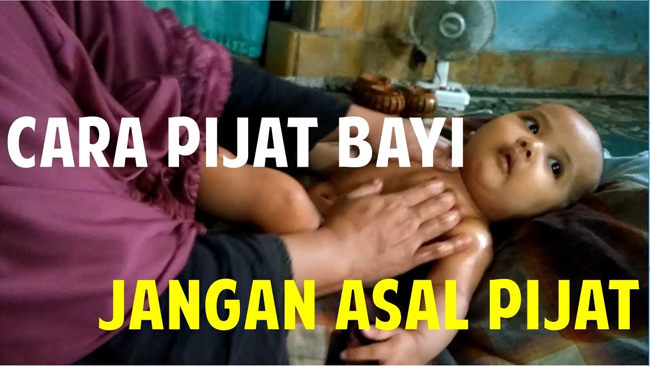 Pijat Bayi Karena Bayi Jatuh Dari Tempat Tidurnya