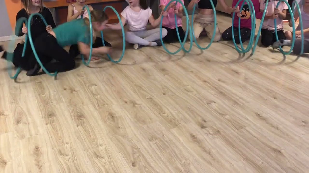 Tunnel  - Jeu avec cerceaux pour enfants