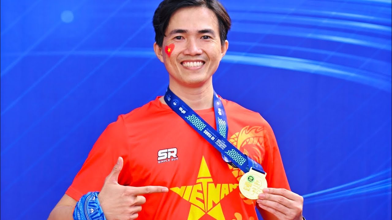 Sống Trong Đời Sống Cần C&oacute; Tấm HUY CHƯƠNG MARATHON
