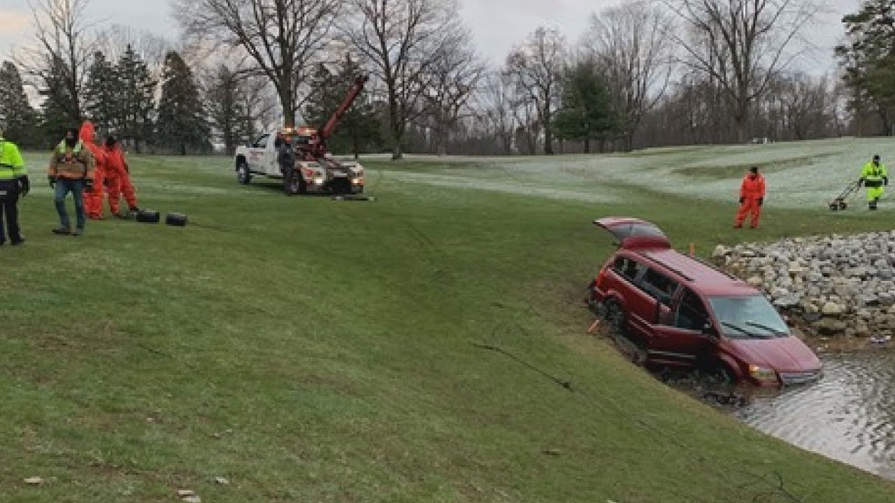 Submerged vehicle found in pond at Arrowhead Golf Course after Friday crash in North Canton