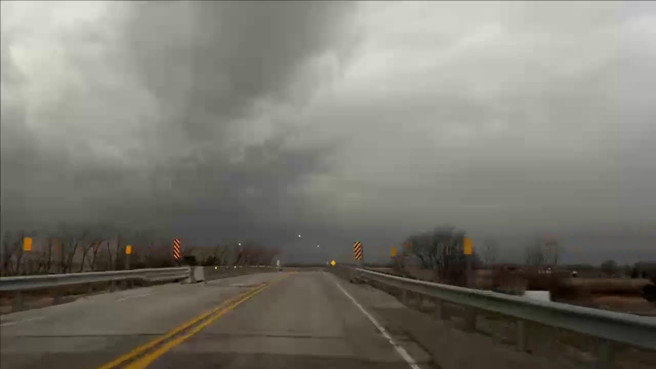 LIVE STORM CHASERS - TORNADO Threat in Iowa