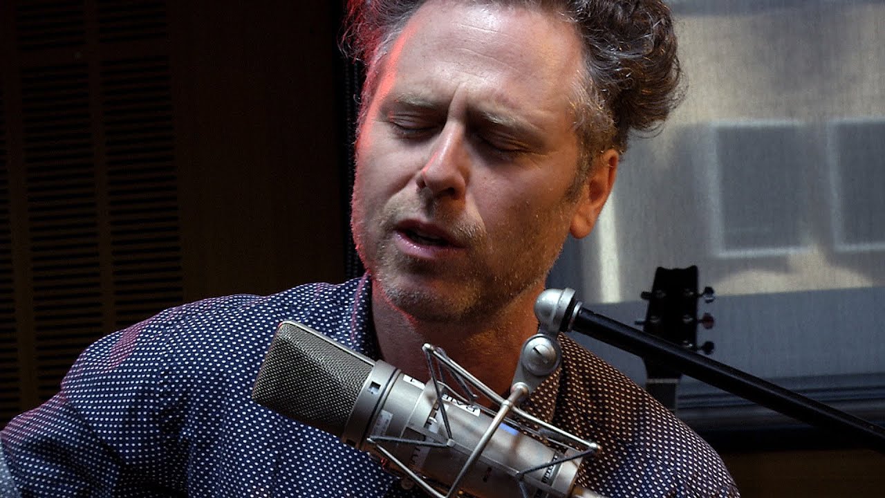 Toby Martin singing 'Dreams in German' [HD] Books and Arts, ABC RN