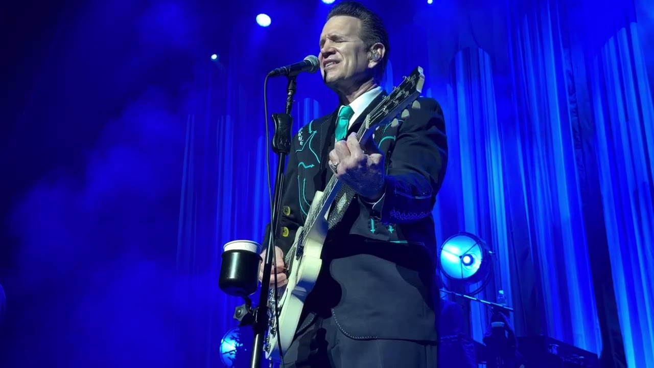 Chris Isaak - Wicked Game - The Fillmore, Detroit, Michigan 12/16/25