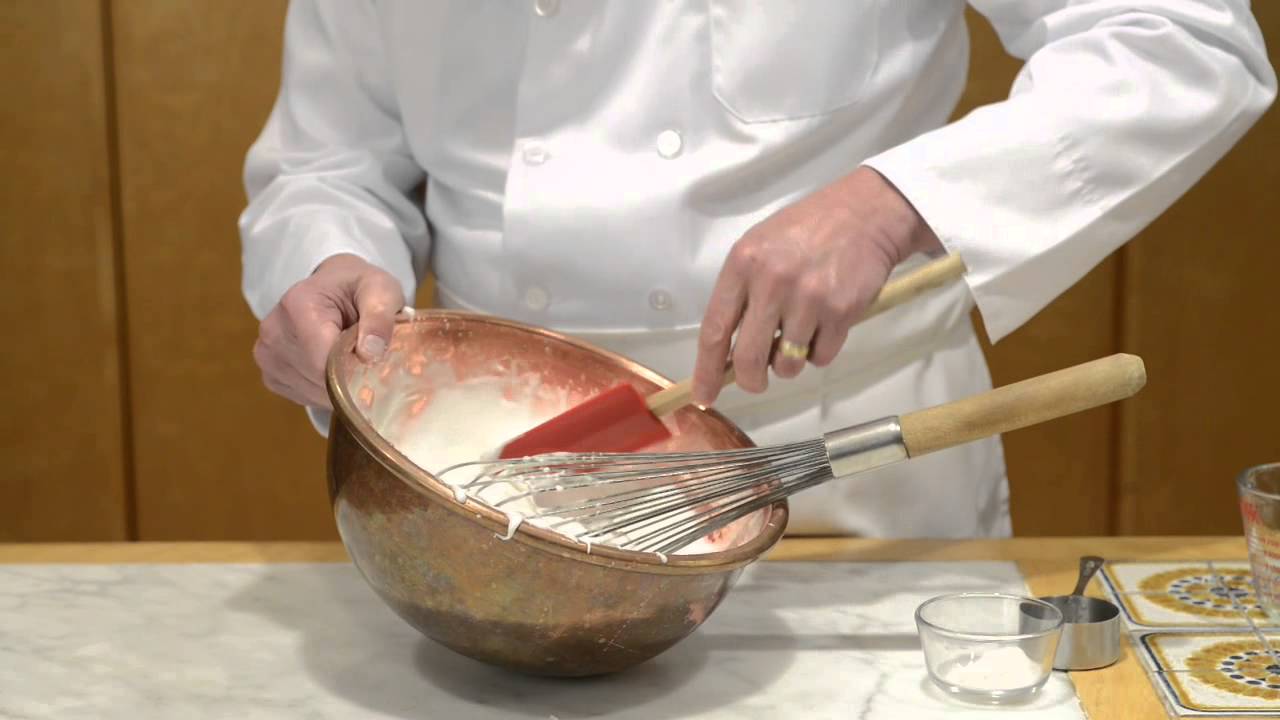 How to whip eggwhites for soufflés