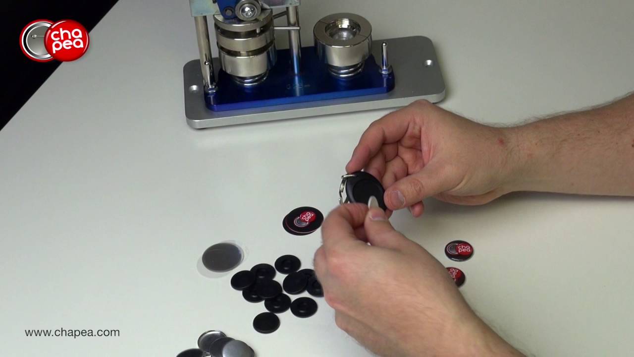 &iquest;C&oacute;mo hacer chapas llavero? - Con la m&aacute;quina para hacer chapas B500 o B700