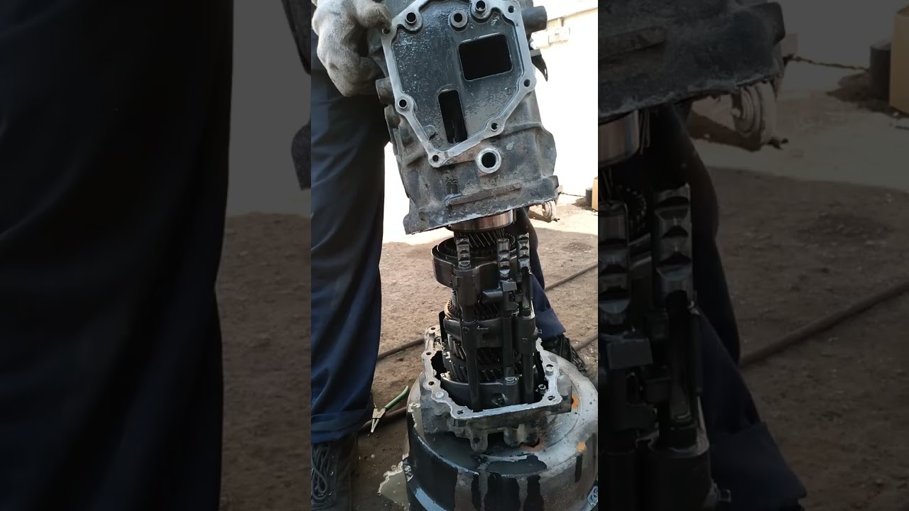 toyota Coaster bus gearbox top gear & counter gear damage (2)