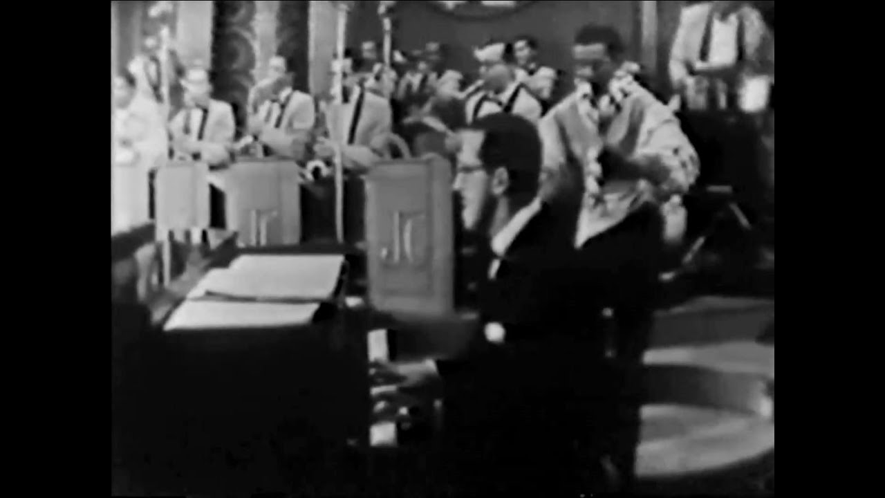 THE DONKEY SERENADE – JOSE CURBELO