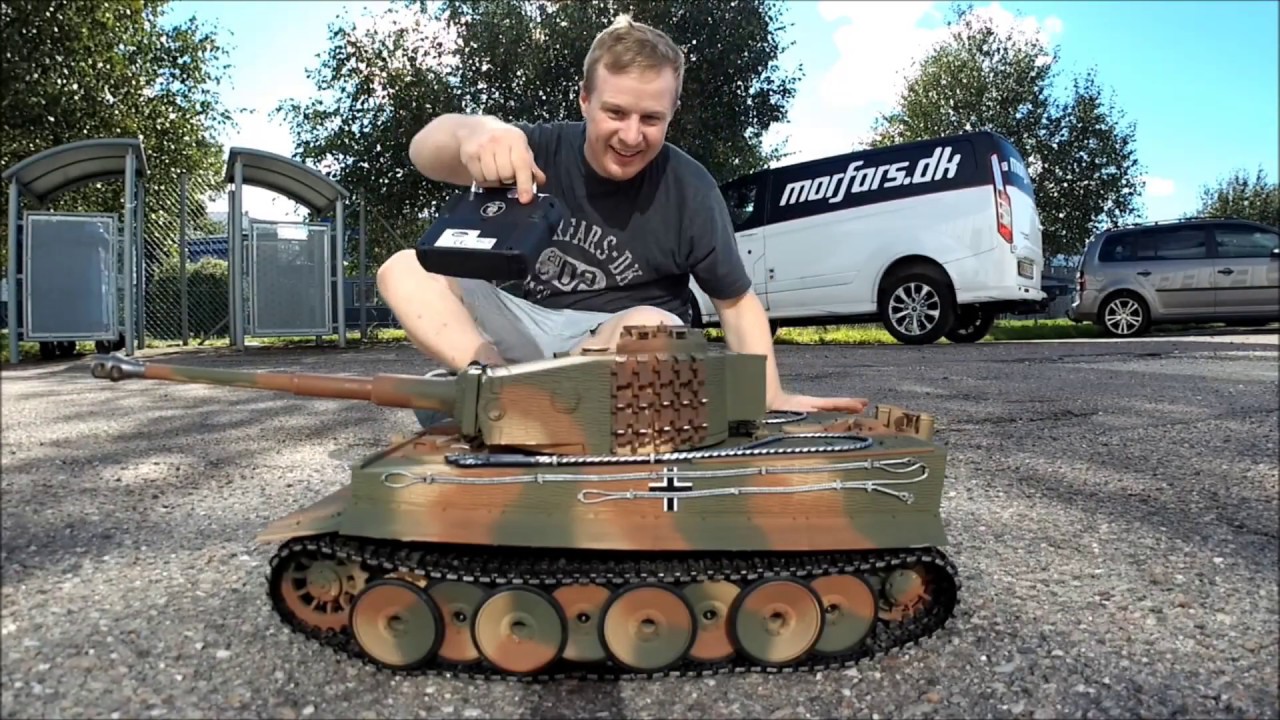 Tommy tester i værkstedet - Tiger 1 fra Torro
