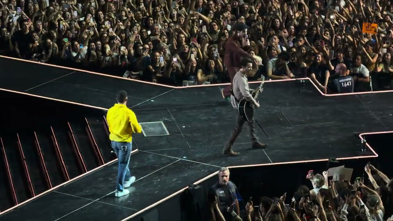 Jonas Brothers - Jonas Brothers’ album mosaic-medley [Live in Milan]
