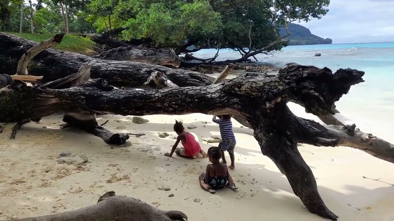 Lonhi beach_Port olry