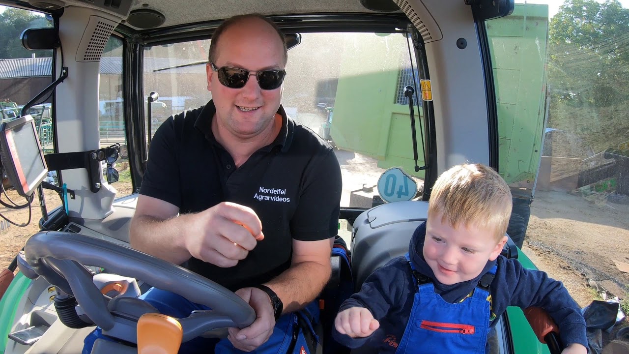 Moritz auf grosser Maistour mit Papa und dem Deutz Fahr 6210 C-Shift Teil 1