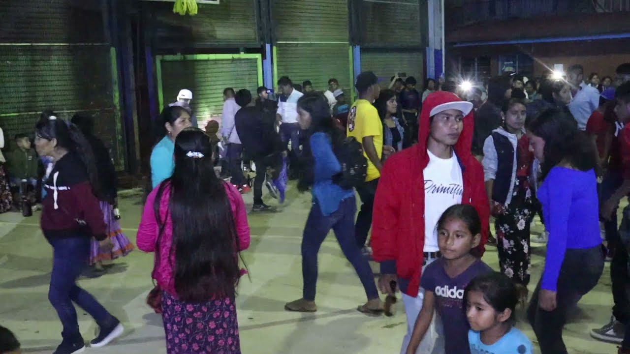Baile con Toro Miko Santa Cruz Yucucani Fiesta de la virgen de Guadalupe 2021