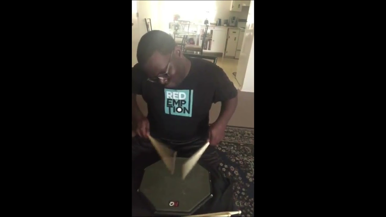 300 bpm Single Stroke Roll practice (16th notes)