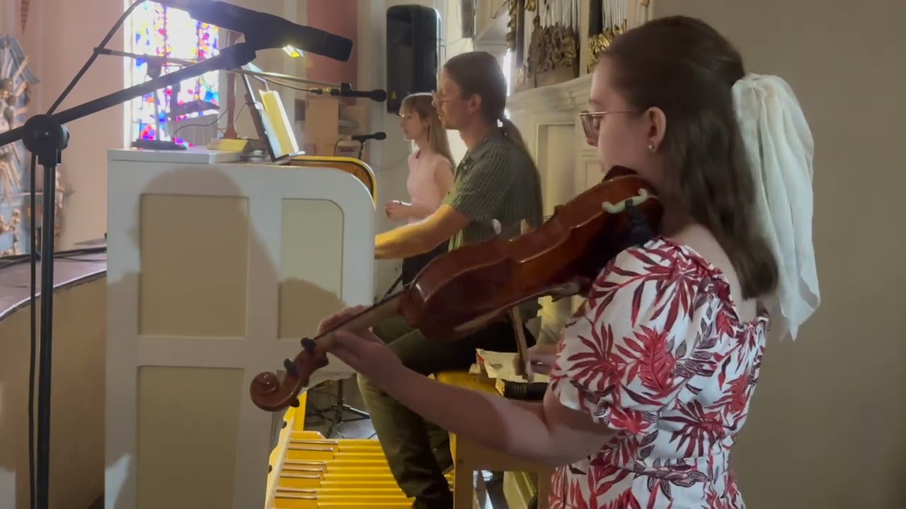 Stoję dziś - Wiktoria Chochowska i Jakub Zielonka