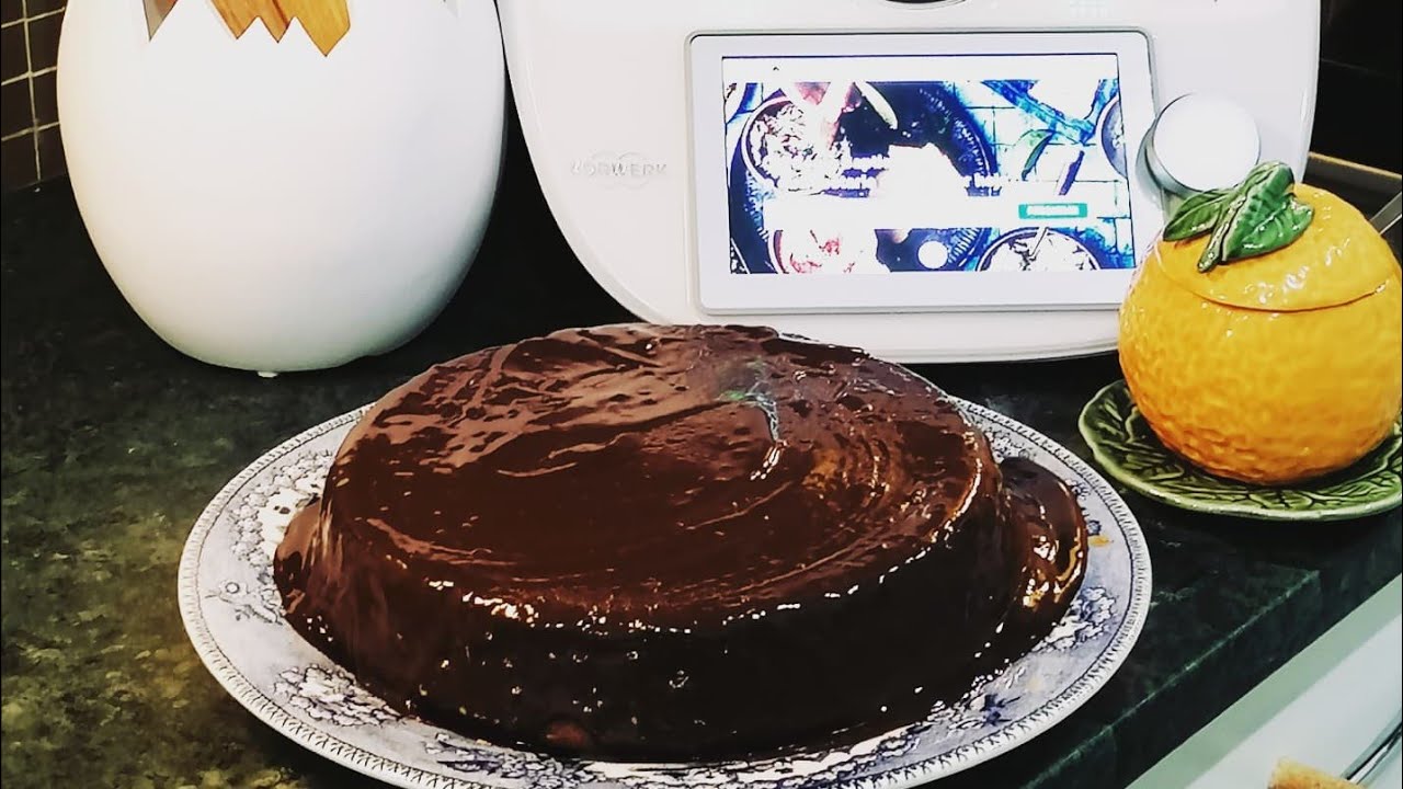 Bolo de cenoura, com cobertura de chocolate / Bimby TM6 /Thermomix