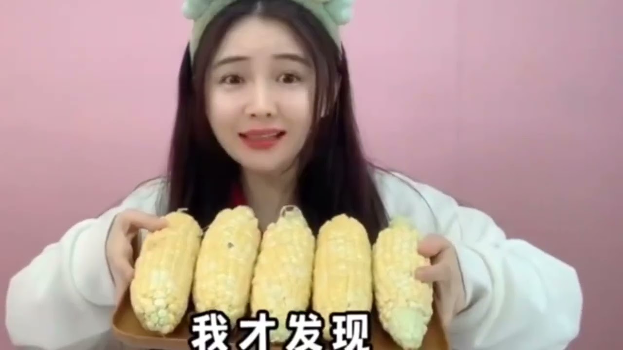玉米也能盘成“彩色化石”！连续盘了一个月，竟缩小成了巴掌大？