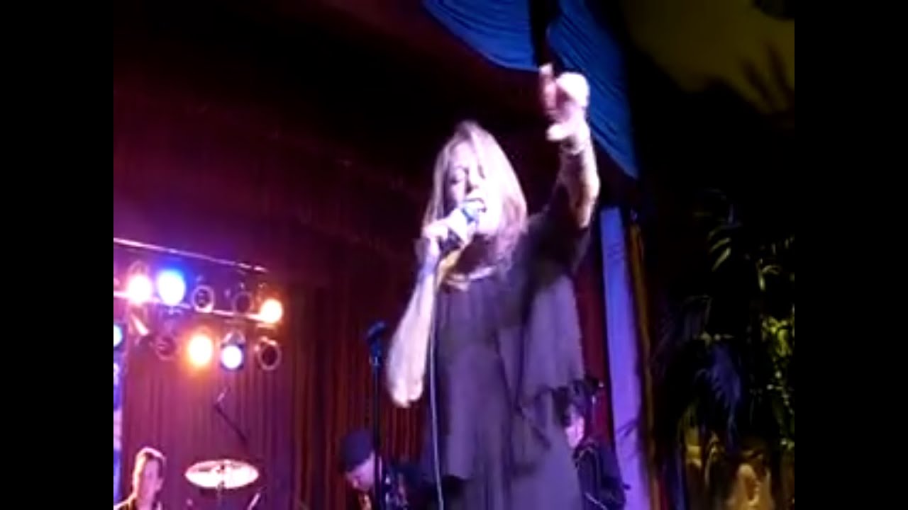 Lesley Gore sings 
