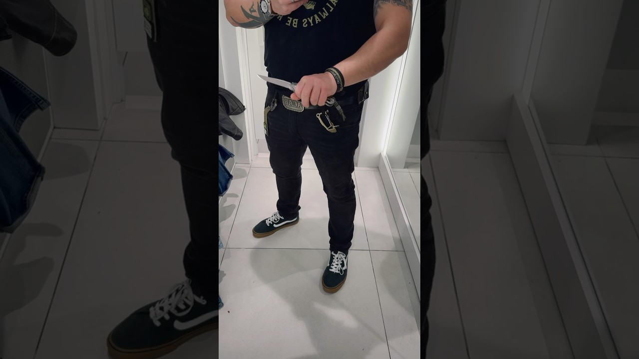 Every knife lover in dressing room&hellip; 🔪😂 #knife