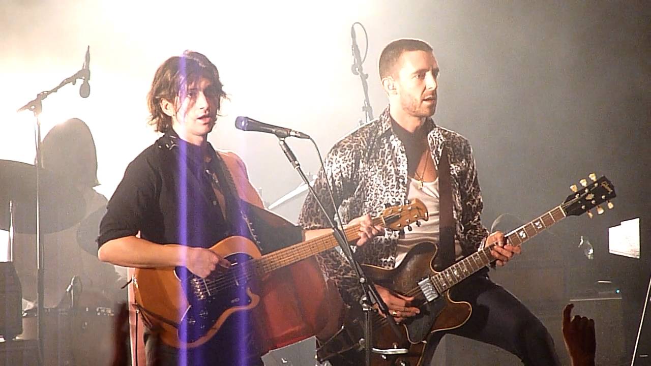 The Last Shadow Puppets # Final Lancer de coussins @ Festival Nuits de Fourvière - 07/07/16