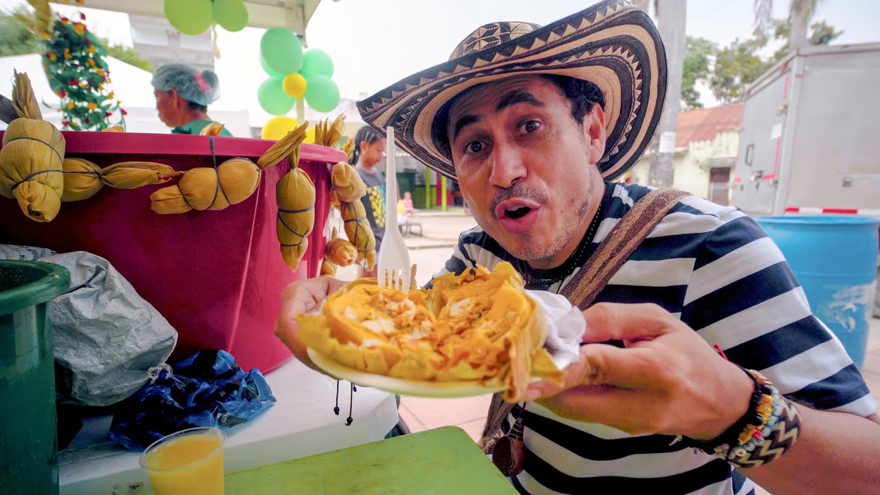 Probando los Mejores Bollos de Mazorca en Arjona | ¡Encontré Bollos Gigantes!  🌽