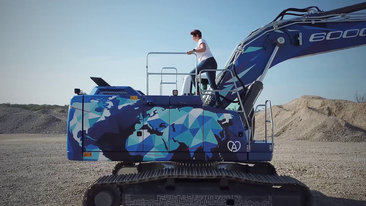 Liebherr &ndash; La 60 000e pr&eacute;sente la nouvelle g&eacute;n&eacute;ration de pelle sur chenilles