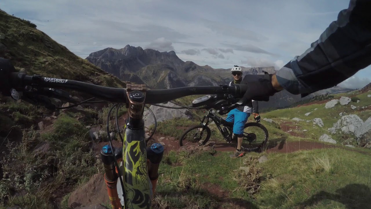 Castillo de acher#Mountain biking Pirineos.