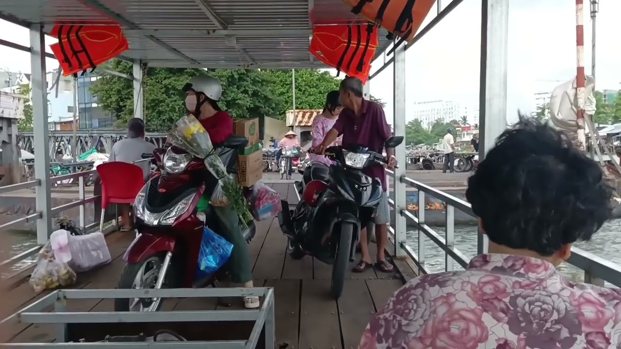 đò ngang chợ Long xuiên