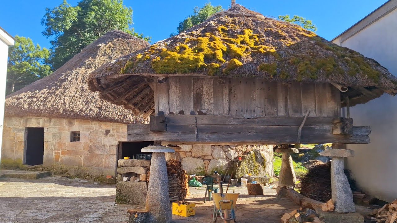 Piornedo, el pintoresco pueblo de las pallozas prerromanas en los Ancares de Lugo.