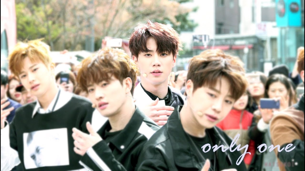 180407 이준영 (유키스) UNB :: Only One_신촌 버스킹