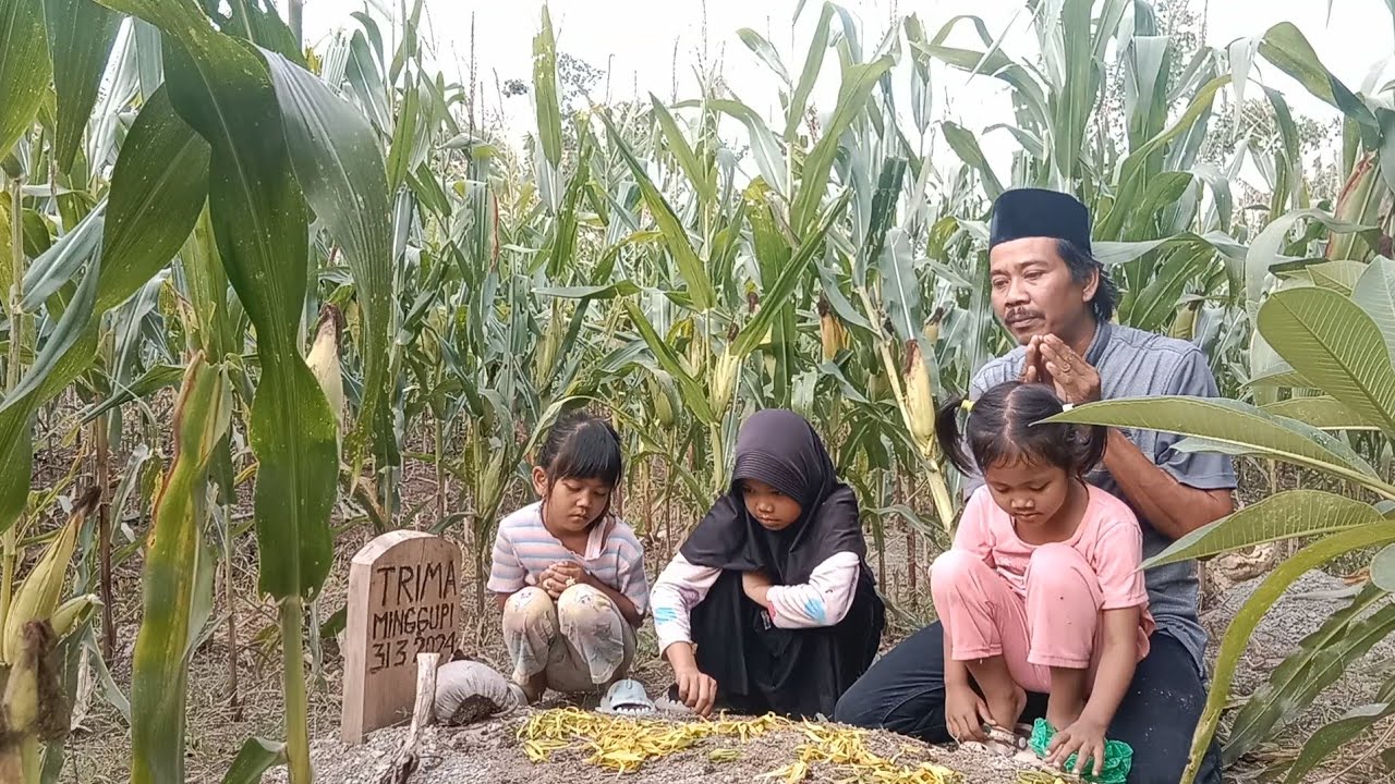 Ngintip suasana kamar almh. saat ini !! Ngajak anak ziarah ke makam