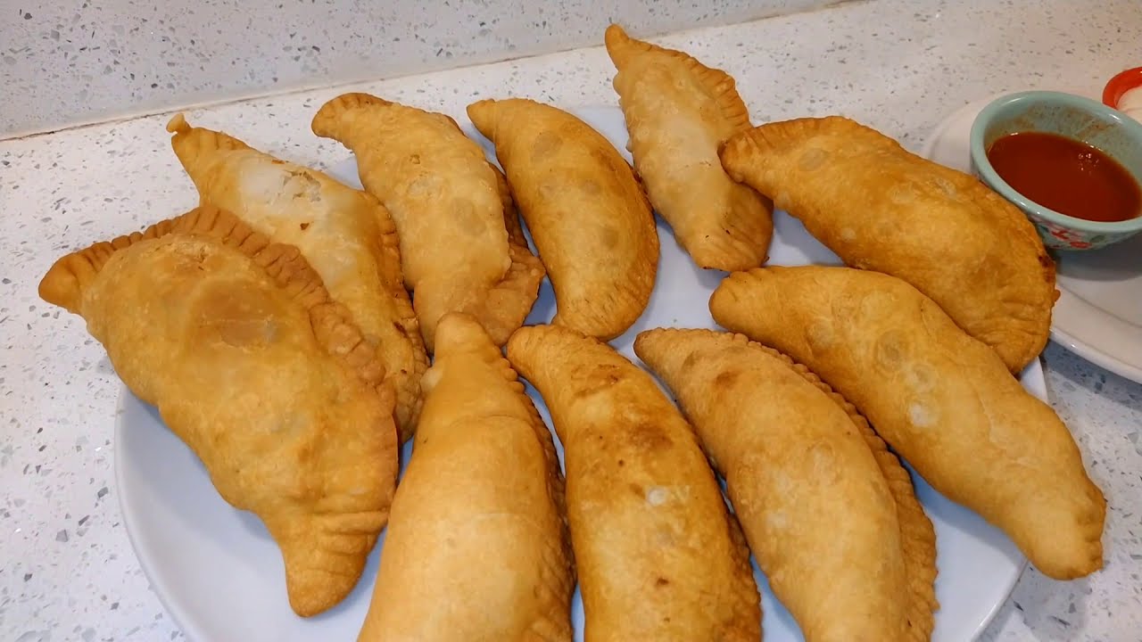 Ricas!! Empanadas de harina de trigo, rellenalas como t&uacute; quieras🇨🇴🇨🇴🇨🇴🇨🇴 ingredientes👇 1 t