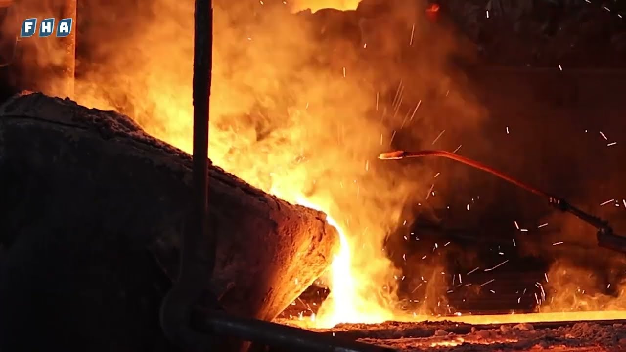 مراحل صهر وإعادة تدوير الخردة وتحويلها لحديد خام في معمل الويسي لصهر المعادن بمدينة الراعي