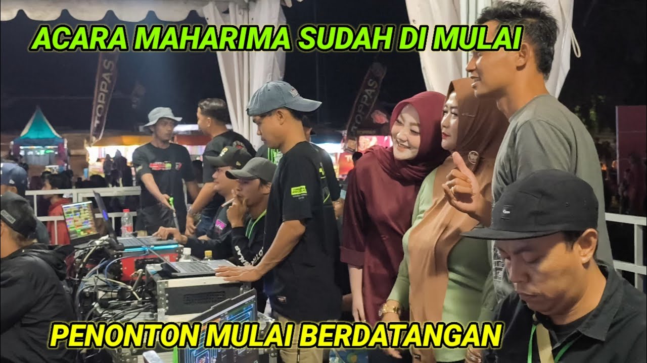 Acara sudah di mulai, penonton mulai berdatangan, seperti nya lebih rame sekarang dari pada kemarin 