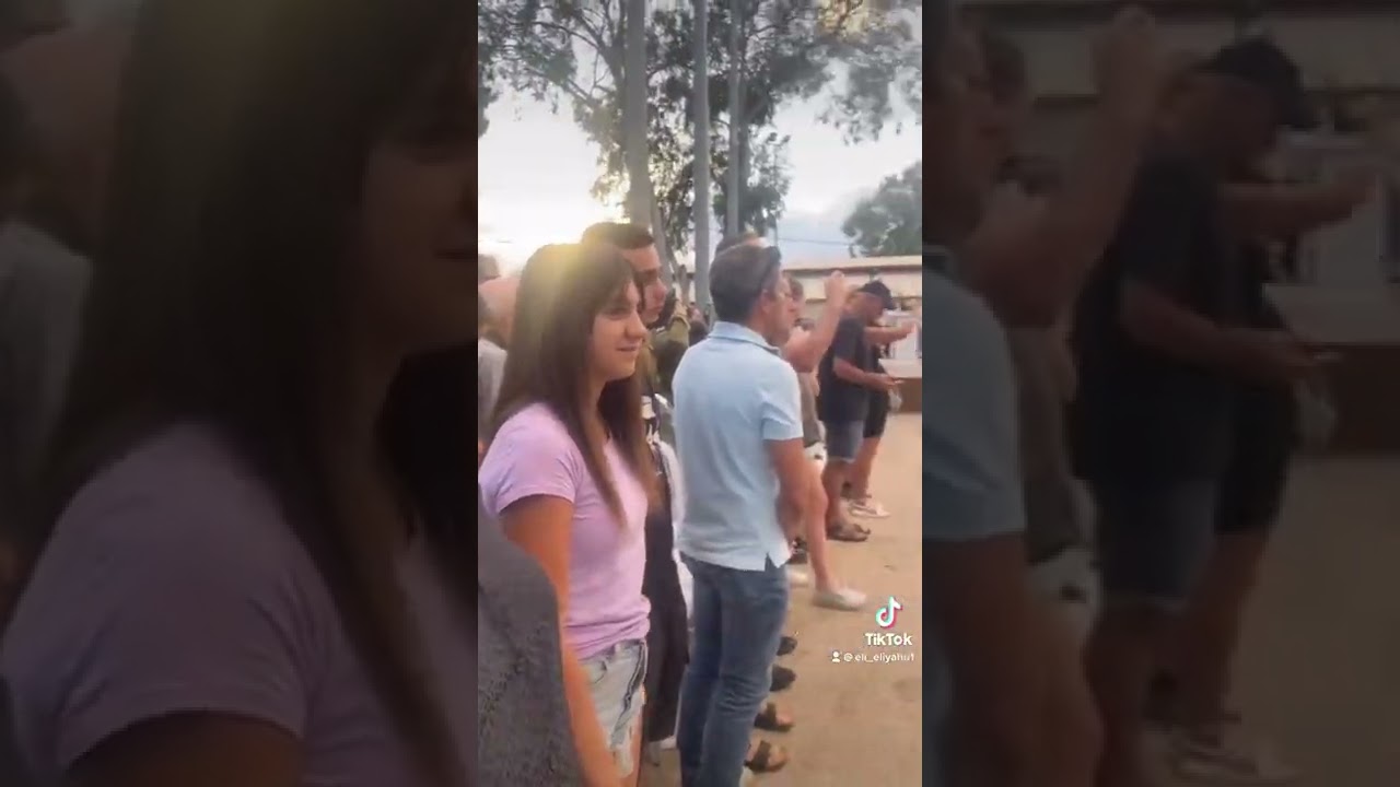 נועם חברה של ליאל מסיימת טירונות. סרטון מרגש