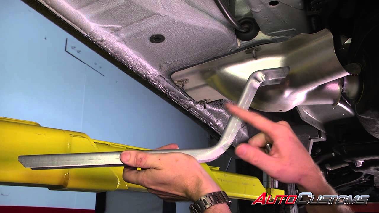 Установка подножек в заводском стиле на Ram ProMaster 2014 года - AutoCustoms.com