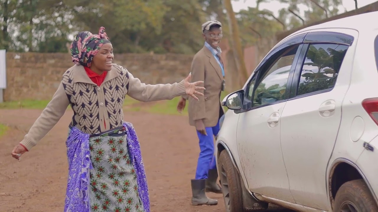 KINYONGO CHA WA MAMA WA USHAGOO UKINUNUA GARI