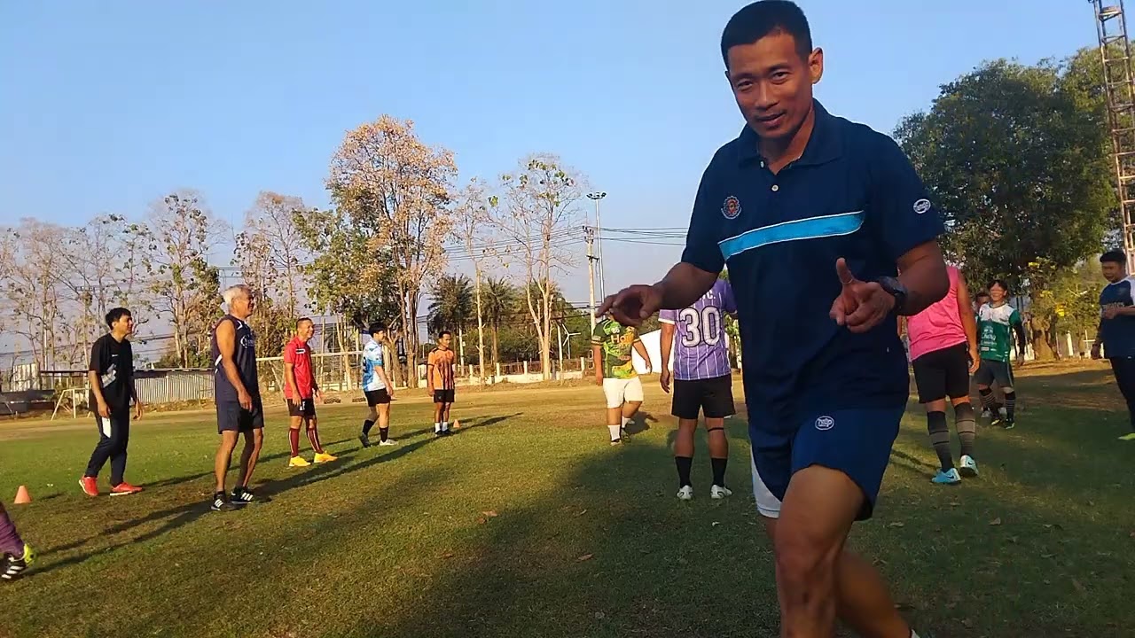คนมักบอล