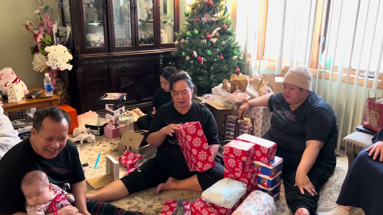 Lee Christmas 2025
