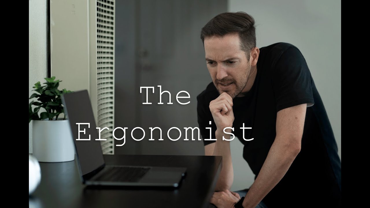 What does an ergonomics specialist do?