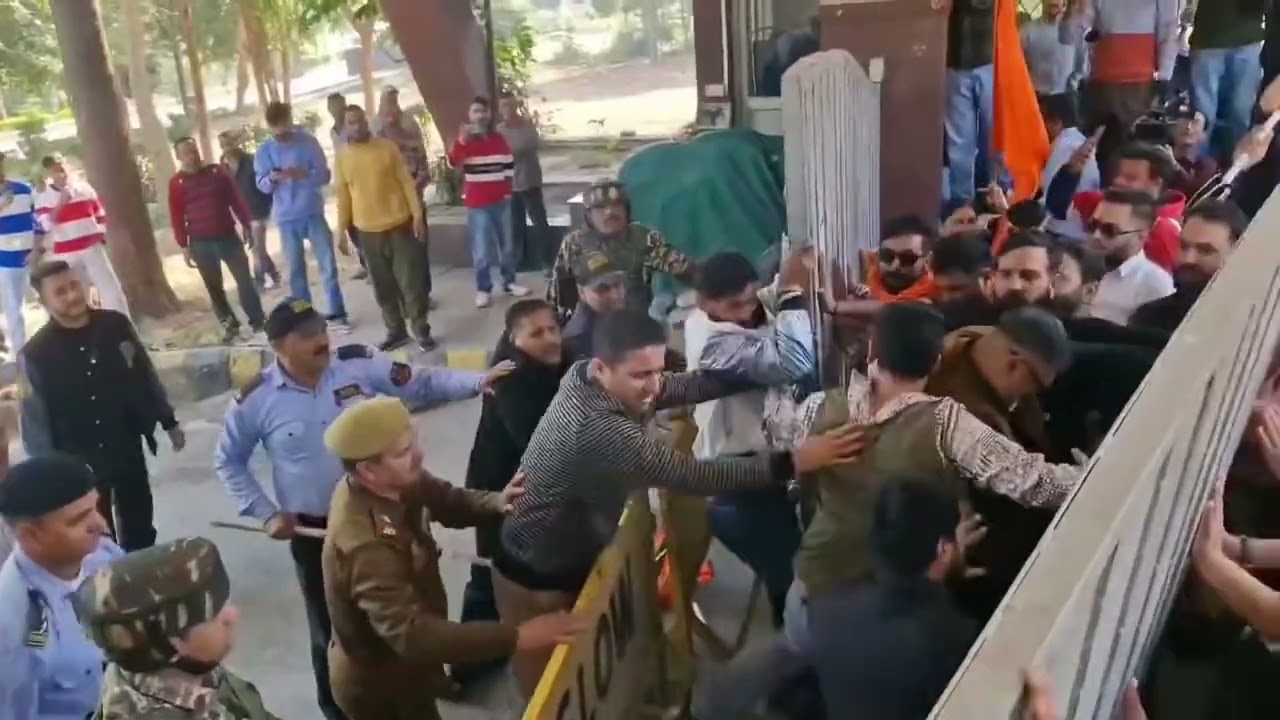 Hindu organizations protest at Shrine Board University, creating ruckus over seat distribution