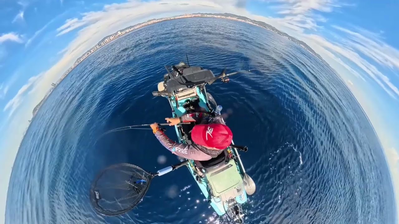 picada doble acertando la caña... en kayak con motor torqeedo,,,